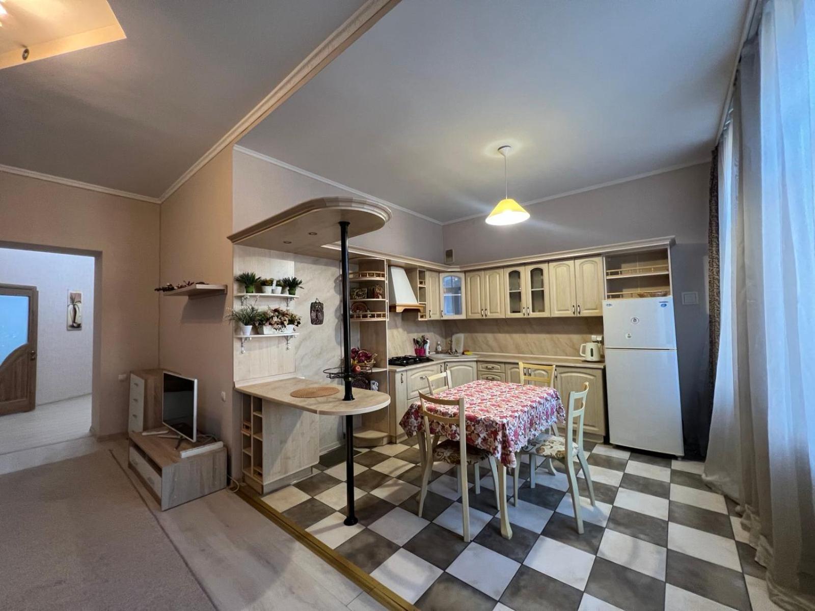 Apartment On Baseinaya Street 13 Киев Екстериор снимка